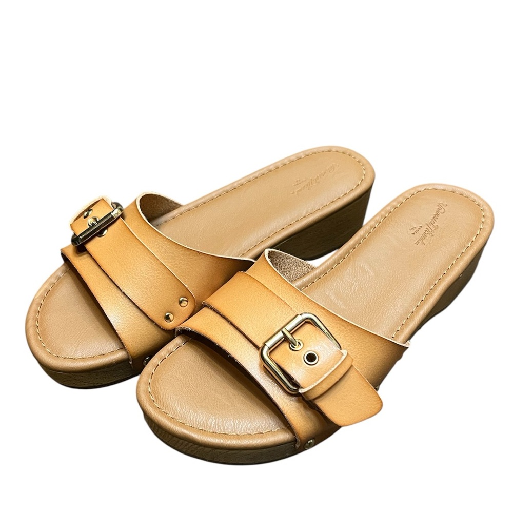 Universal Thread Tan Slide Sandals